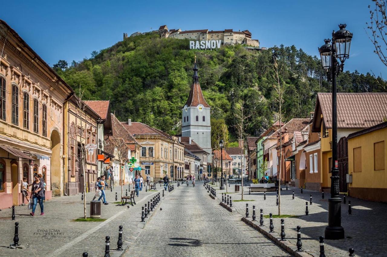 Mountain Vista Suites Zărneşti Bagian luar foto