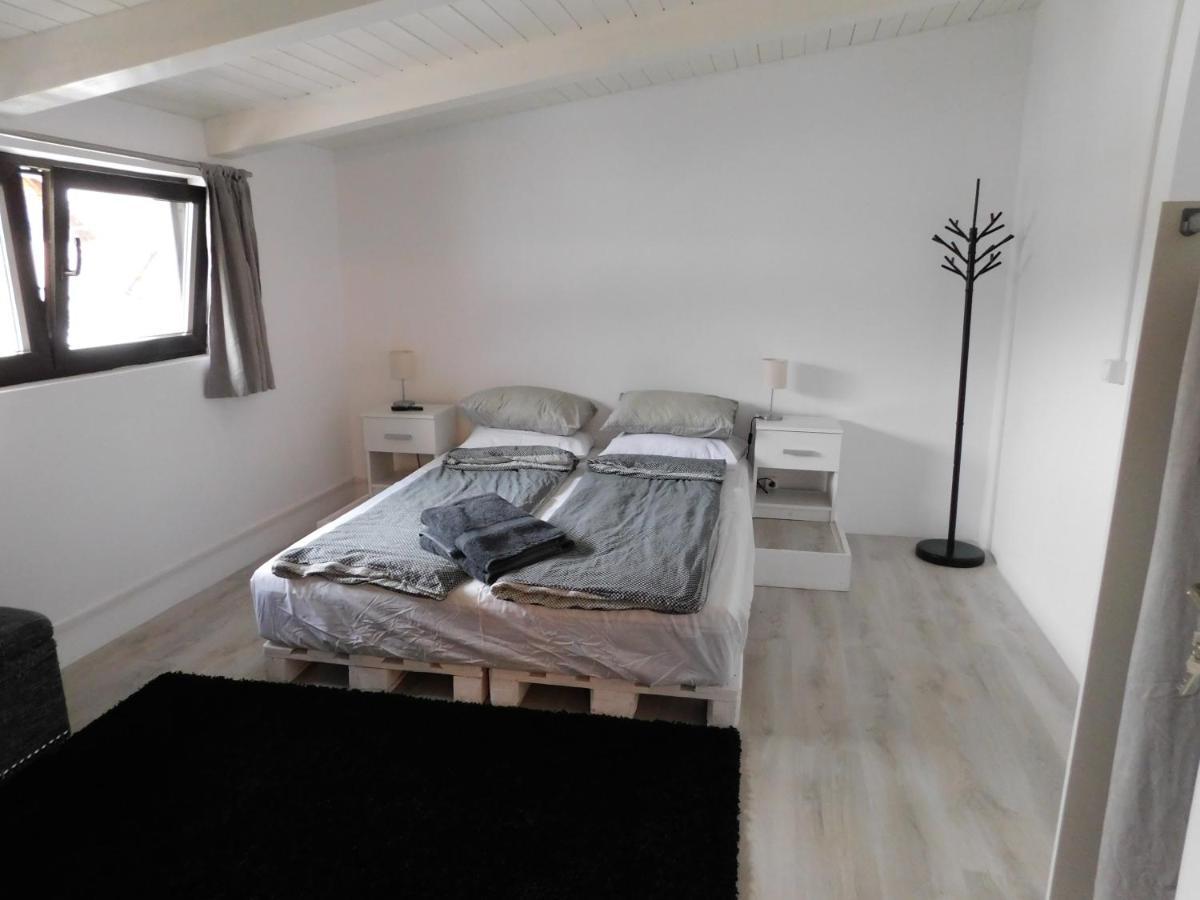 Mountain Vista Suites Zărneşti Bagian luar foto