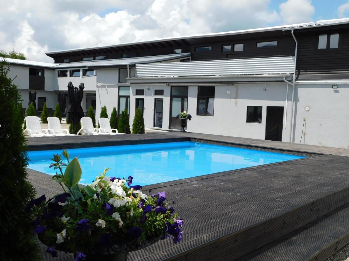 Mountain Vista Suites Zărneşti Bagian luar foto